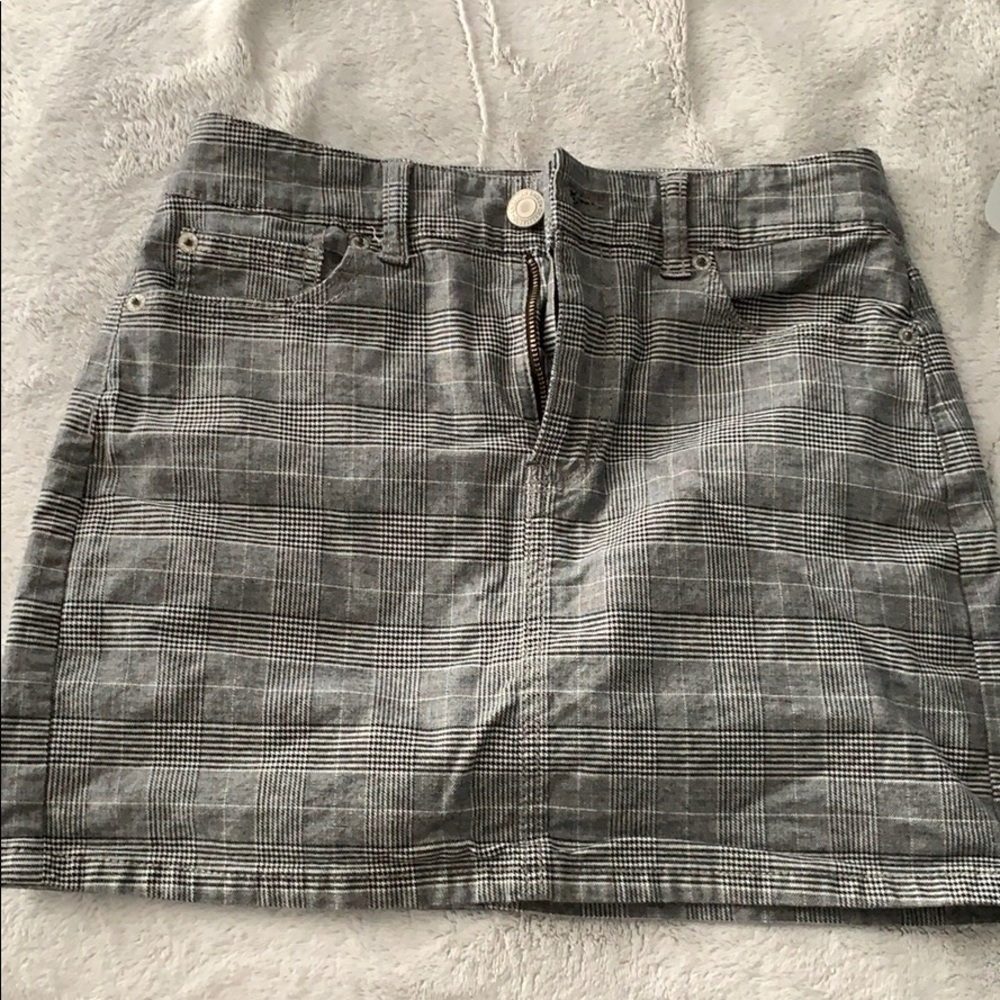 American Eagle plad skirt
